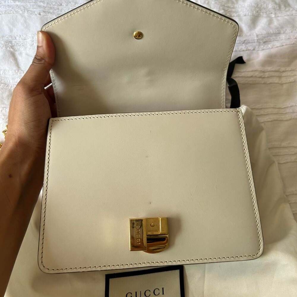 Gucci Sylvie White Leather Flap Chain Crossbody Shoulder Bag with Metal Buckle - Picture 5 of 8